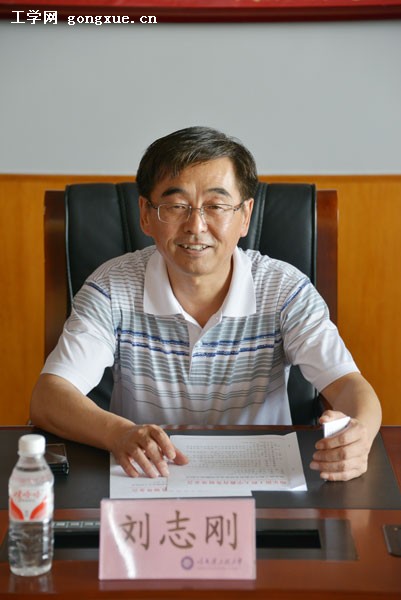 创业精英反哺母校 捐赠创业基金助力学校发展